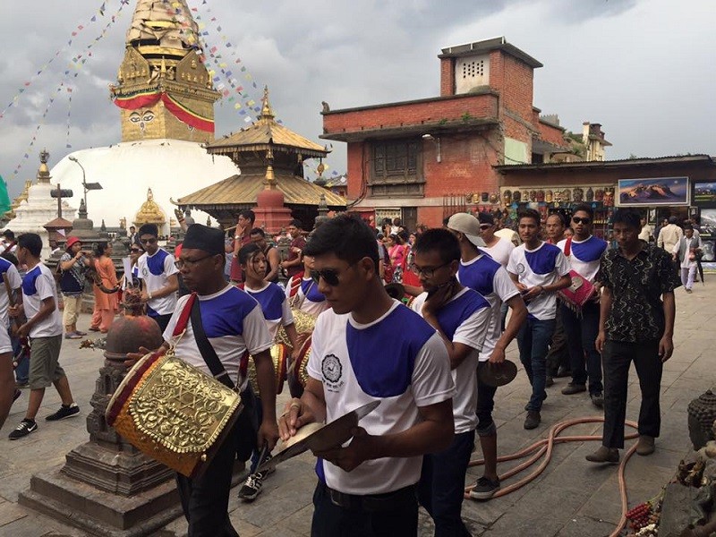 नेवार समुदाय भित्रका बौद्ध धर्मावलम्बीले गुंला पर्व मनाउँदै